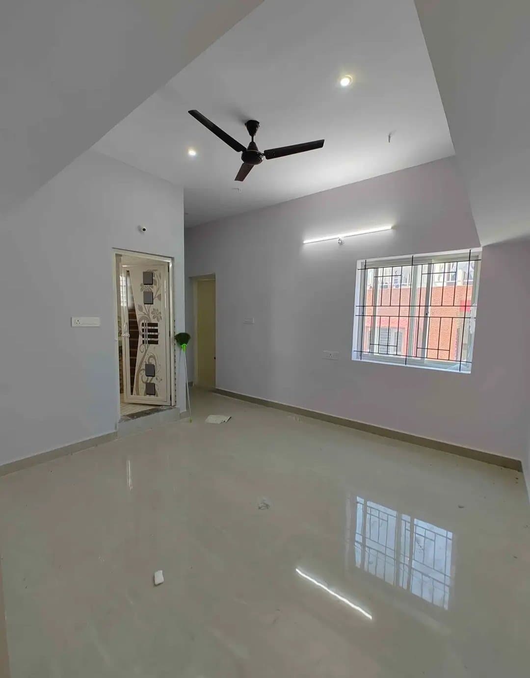 2 BHK House for Rent in Singasandra, Bangalore – image 7 of 10