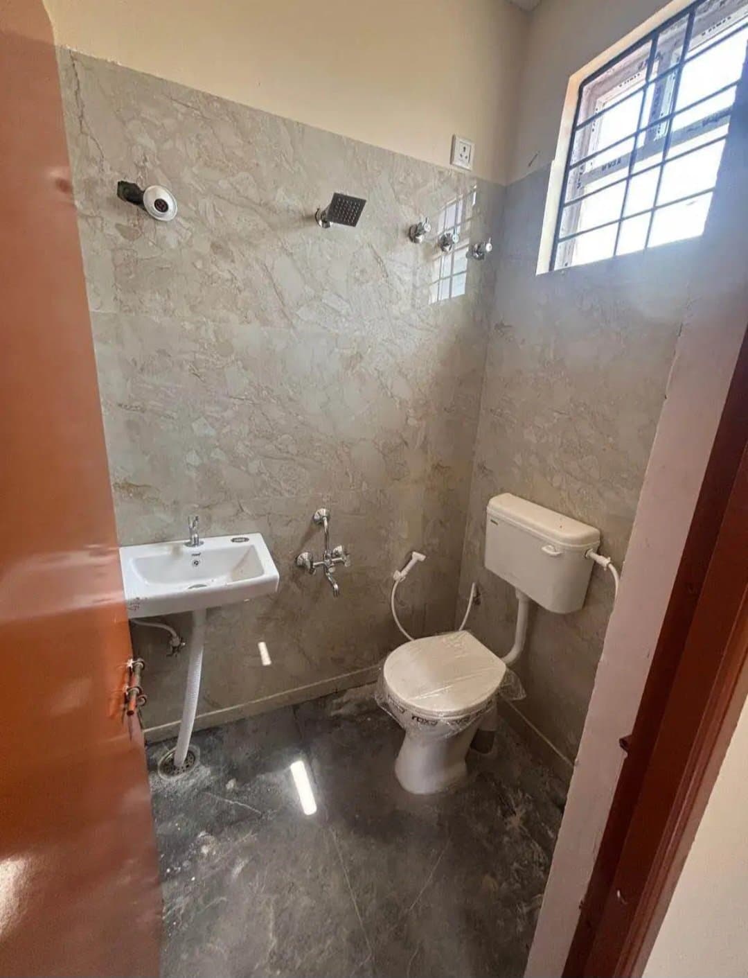 2 BHK House for Rent in Bangalore – image 4 of 6