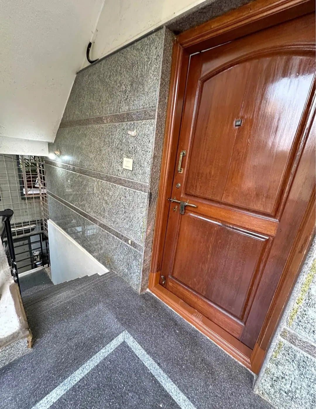 2 BHK House for Rent in Krishnarajapuram, Bangalore – image 1 of 9