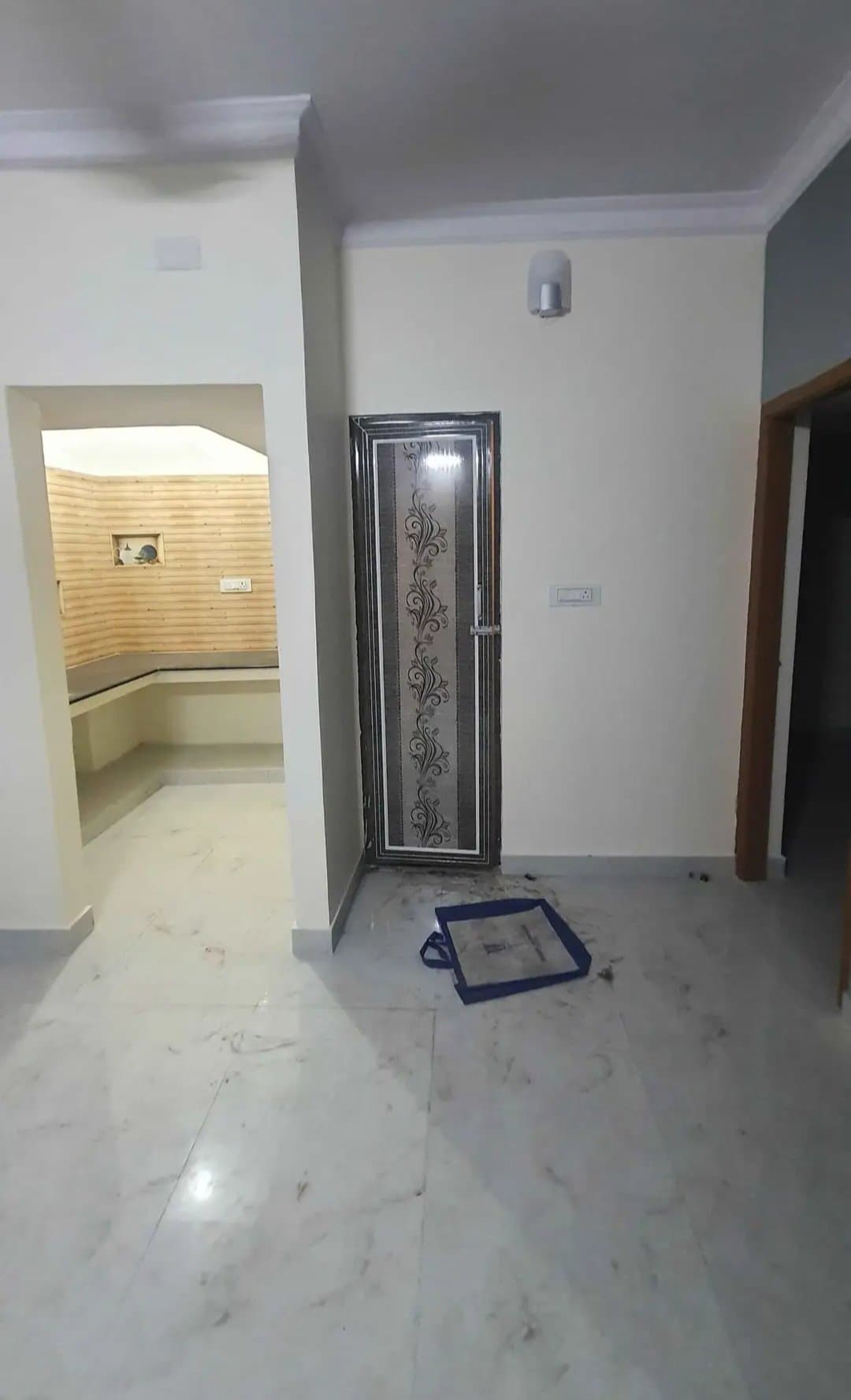 2 BHK House for Rent in Jeevan Bima Nagar, Bangalore – image 1 of 9