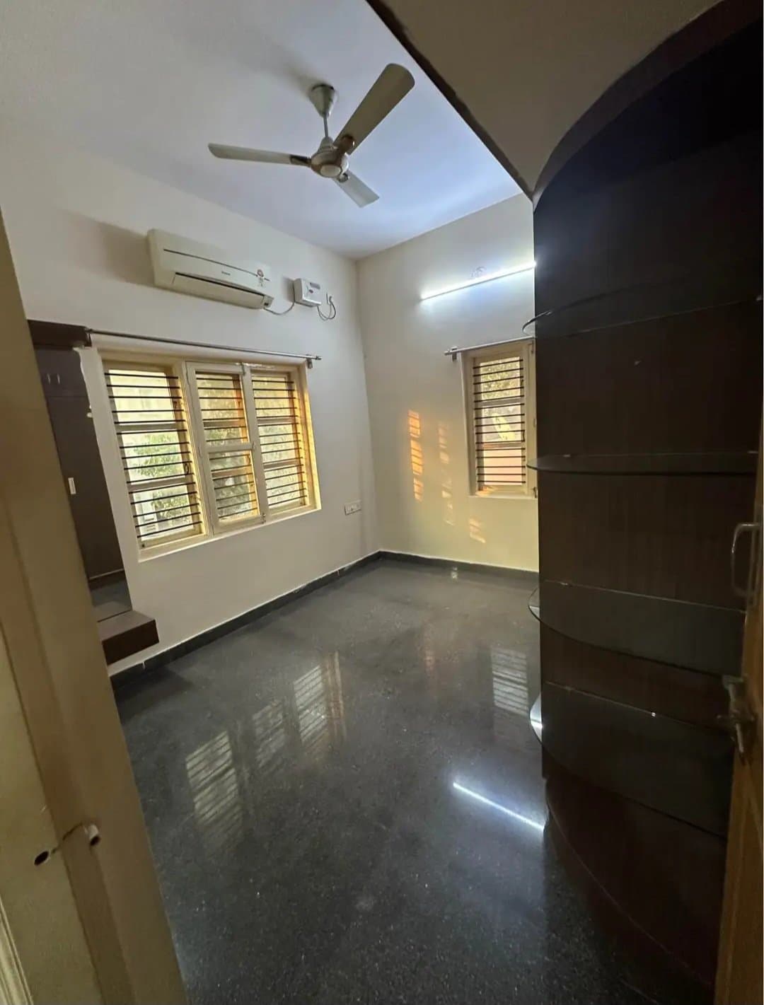 2 BHK House for Rent in Krishnarajapuram, Bangalore – image 8 of 9