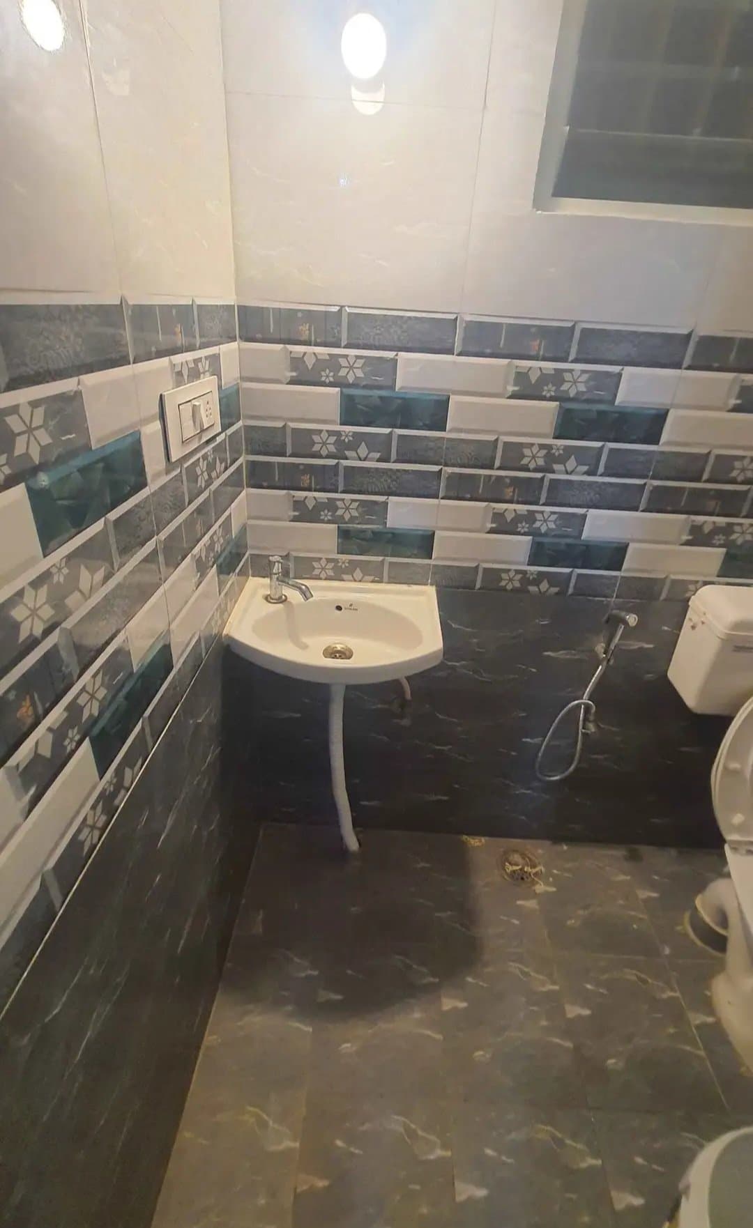 2 BHK House for Rent in Jeevan Bima Nagar, Bangalore – image 7 of 9