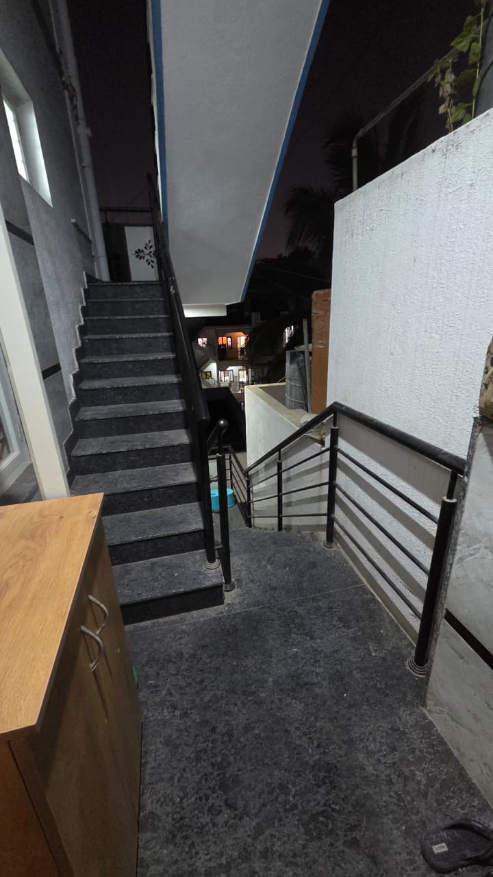 2 BHK House for Rent in BTM Layout 2nd Stage, Bangalore – image 6 of 10