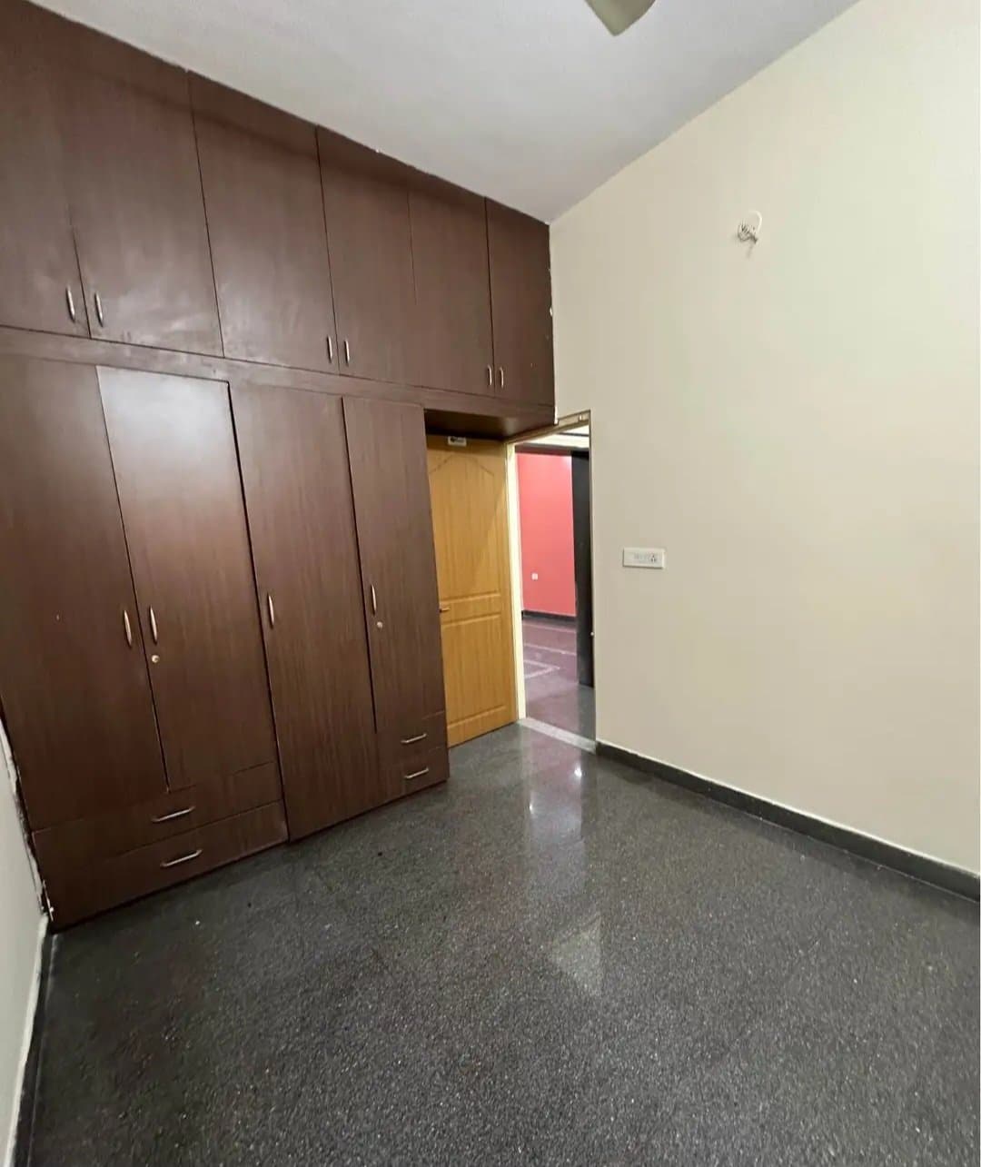 2 BHK House for Rent in Krishnarajapuram, Bangalore – image 4 of 9