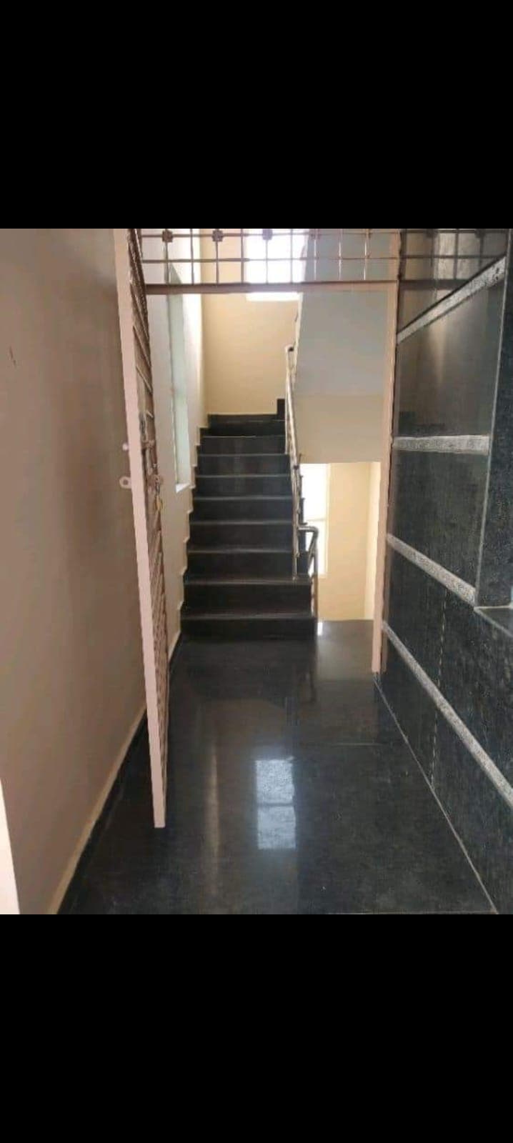 2 BHK House for Rent in Green Woods Layout, Bangalore – image 2 of 9